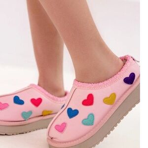 Lola and The Boys Candy Hearts Sherpa booties.